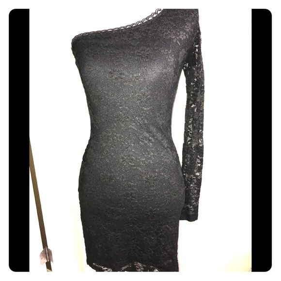 2b BEBE LACE DRESS WITH GOLD THREADING NYE Dress - Picture 4 of 7
